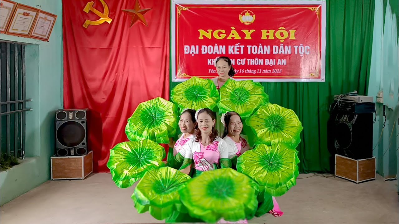 Múa: Vầng Trăng Ba Đình. Chi hội phụ nữ thôn Đại An, xã Yên Đồng, tỉnh Ninh Bình