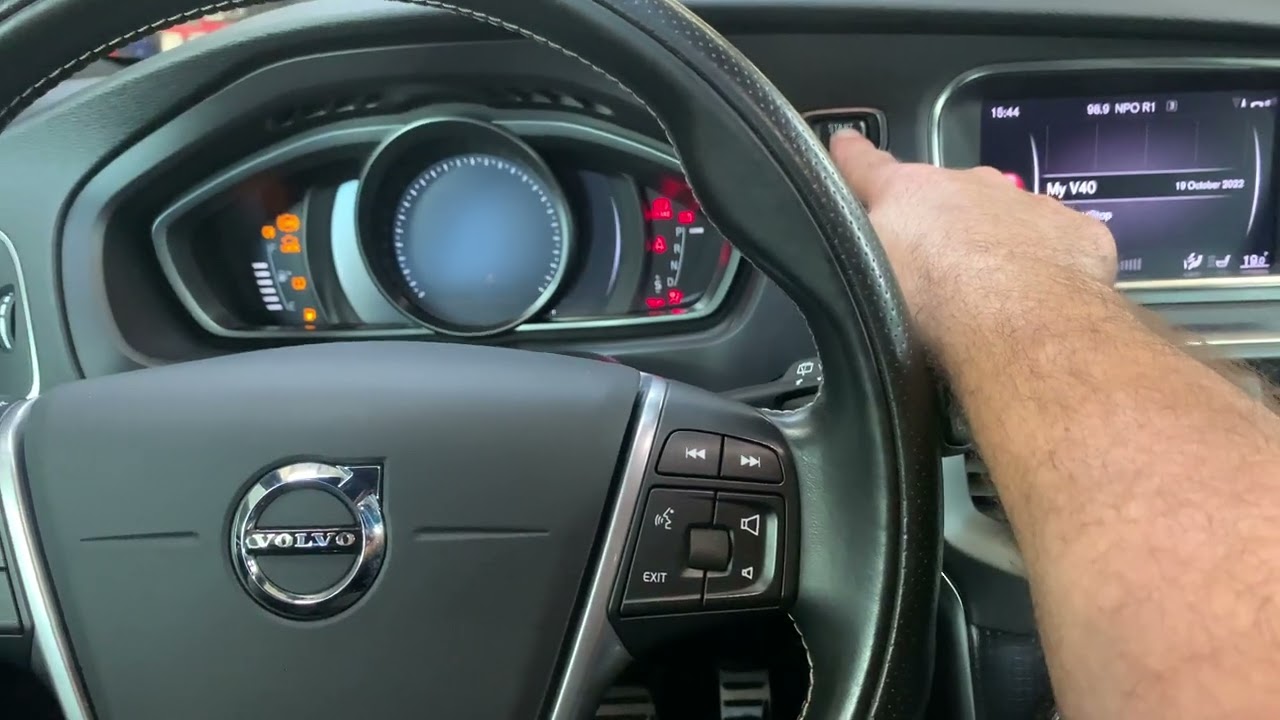 Volvo V40 change menu language