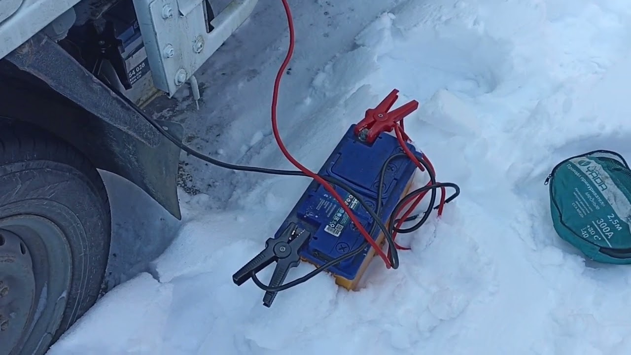 НЕУДАЧНЫЙ ЗАПУСК ТЕХНИКИ В МОРОЗ. ЗАПУСК ТРАКТОРА Т 25. НЕБОЛЬШОЙ ОБЗОР.