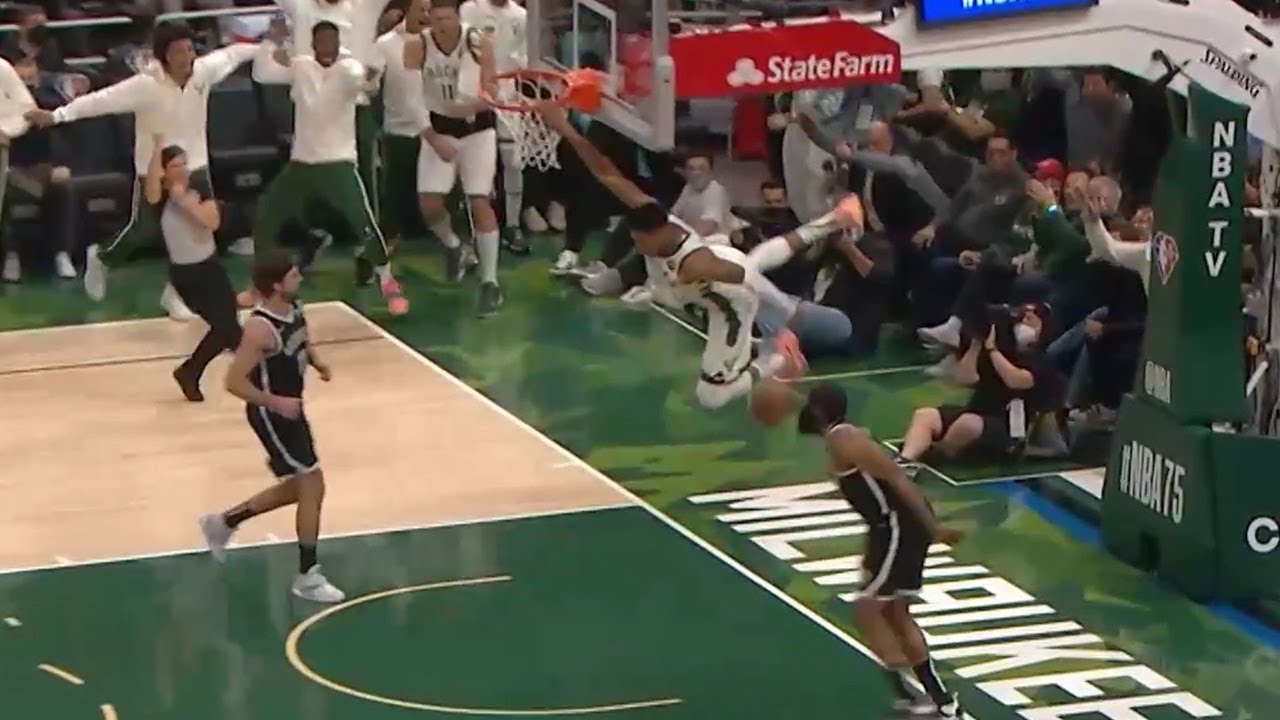 James Harden trying to stop Giannis on a fast break dunk 🤭 Nets vs Bucks