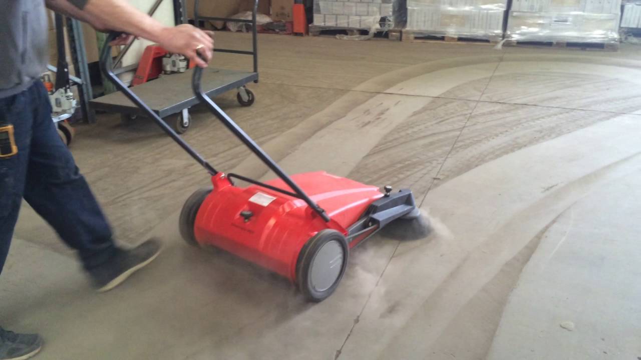 Hako M600 Pedestrian Floor Sweeper