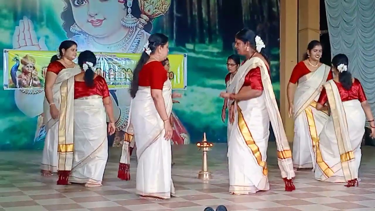 കഴനി മുരുക ക്ഷേത്രത്തിലെ കുംഭാഭിഷേക പരിപാടികളോടനുബന്ധിച്ചു നടത്തിയ തിരുവാതിരക്കളി