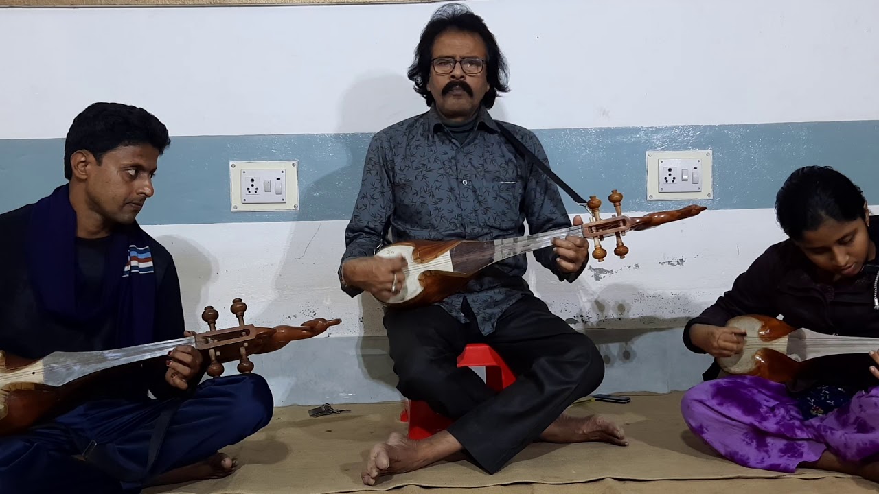 প্রাণসখীরে ওই শোন কদম্বতলে, গানটি দোতারায় বাজানোর কৌশল পরিচালনায়: নিখিল কৃষ্ণ মজুমদার