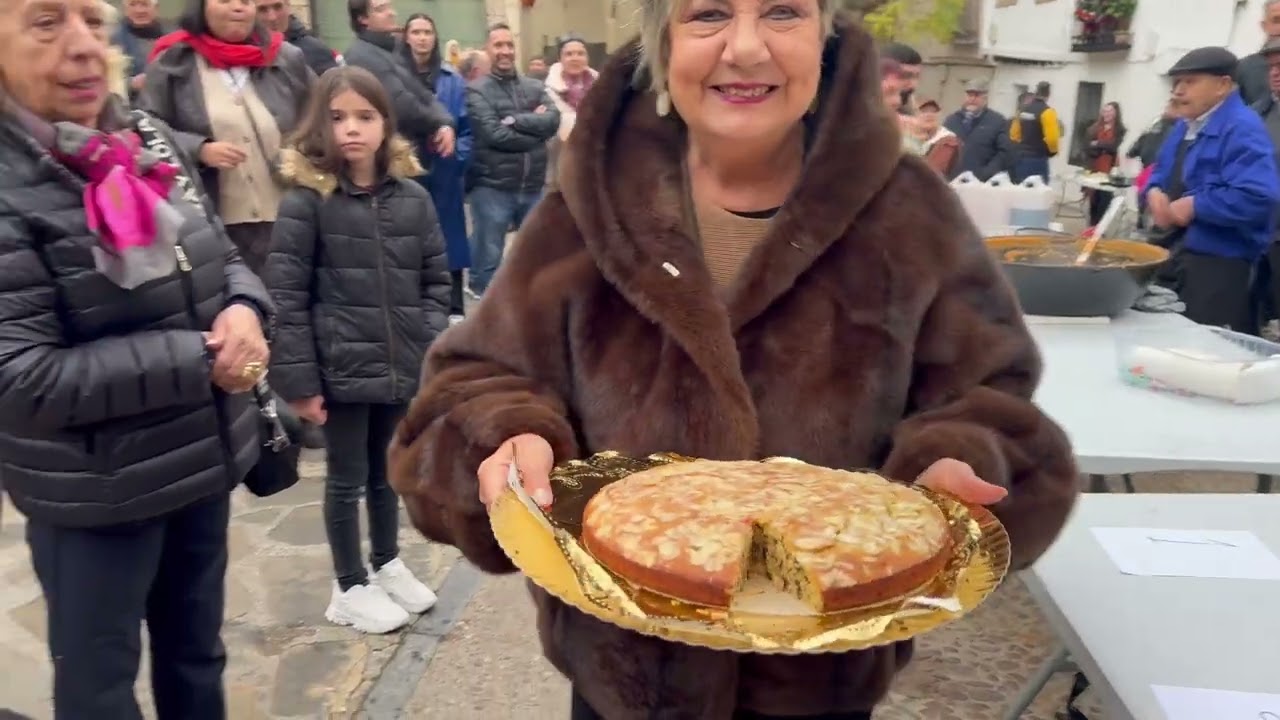 🍲 El sabor de la tradición llena la Plaza de los Cuatro Caños 🍲
