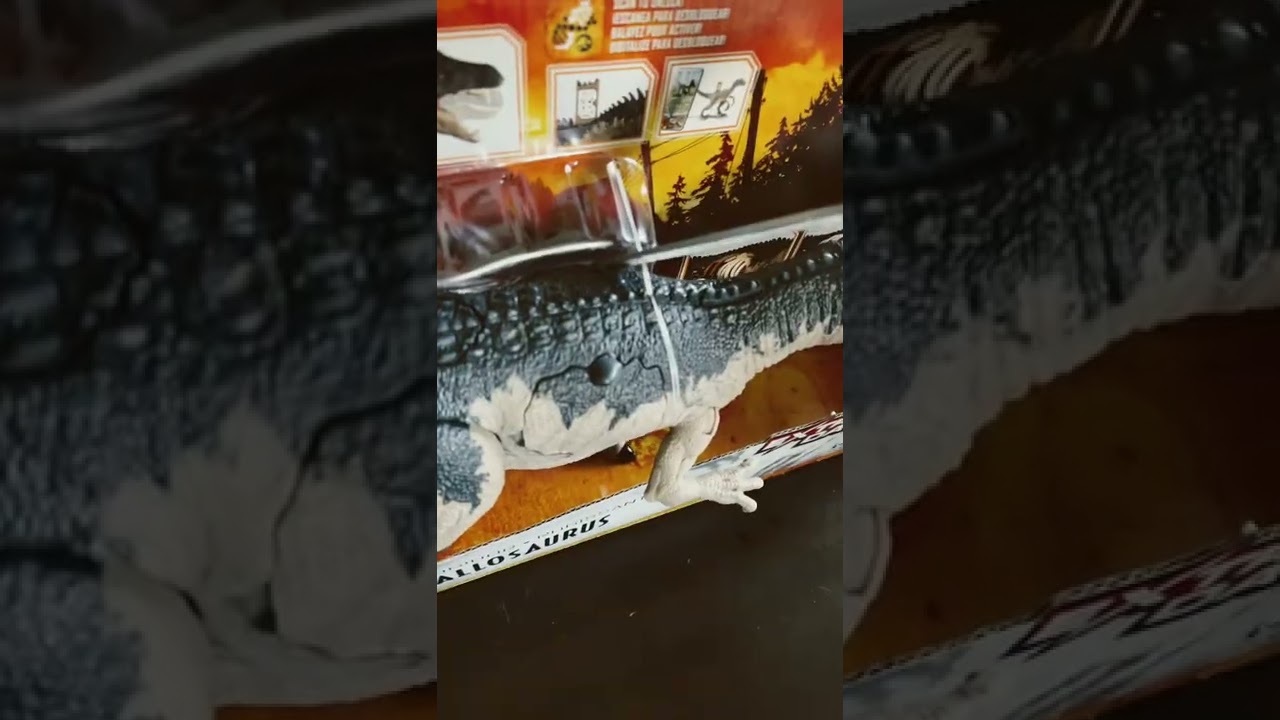 Unboxing the new allosaurus extreme damage figure from Mattel!!!