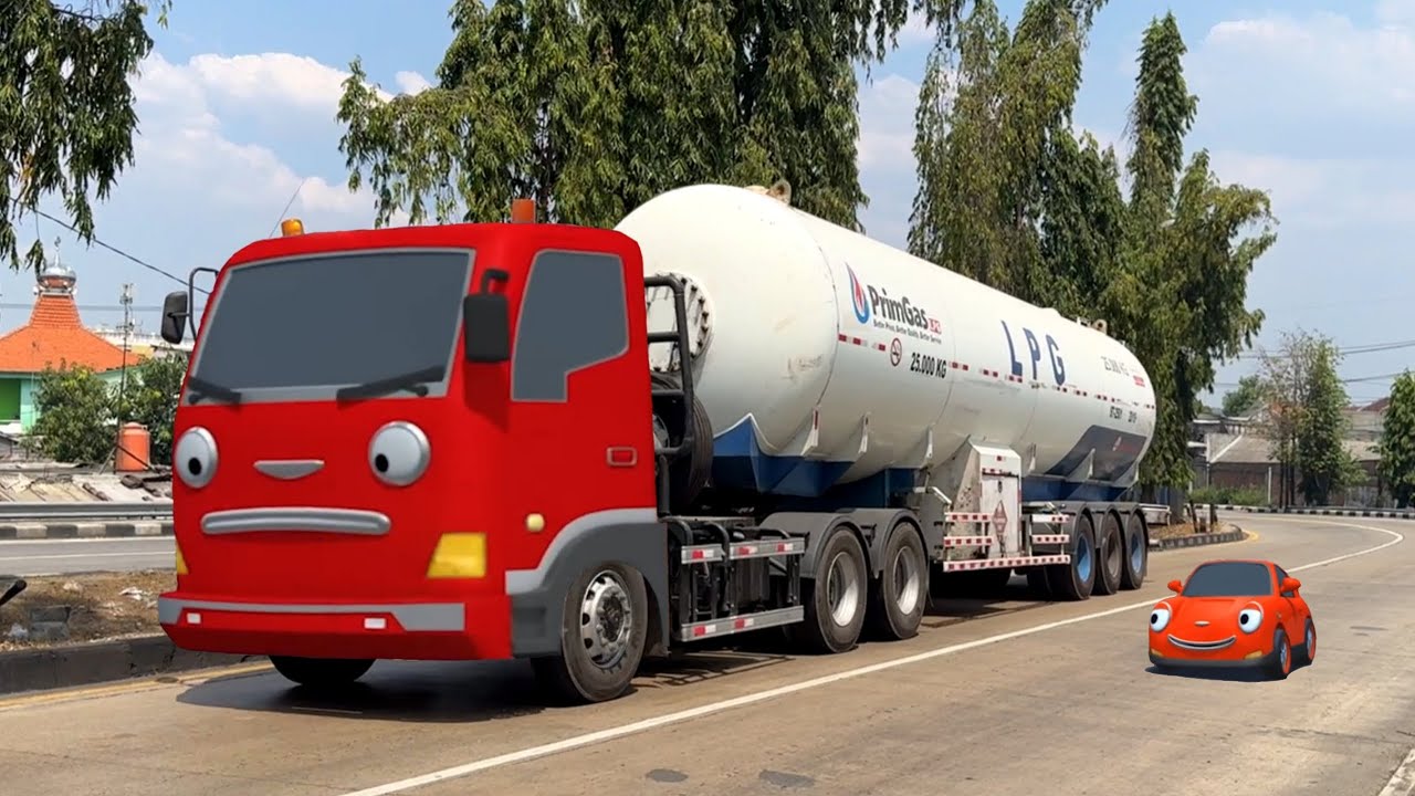 Disini Markas Truk Tangki Pertamina, Truk Kontainer Dan Truk Oleng Mirip Frank Sahabatnya Tayo