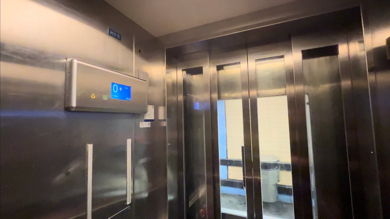 MODDED AGAIN!!! 1987 DEVE (mod.) Hydraulic Elevator @ Stockholm Centralstation, Stockholm, Sweden.