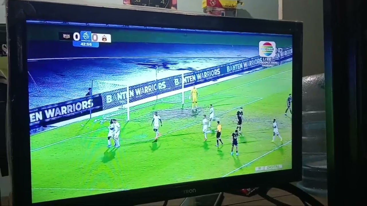 Tendangan gledek,Mousa Sidibe.. 