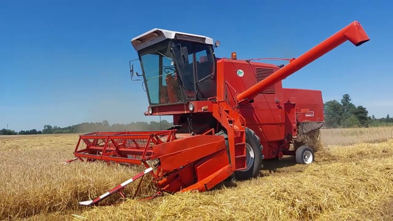 Żniwa 2022 koszenie jęczmienia jarego. Bizon Super Z056 Valtra A83 Quicke 240P MetalFach T711/1