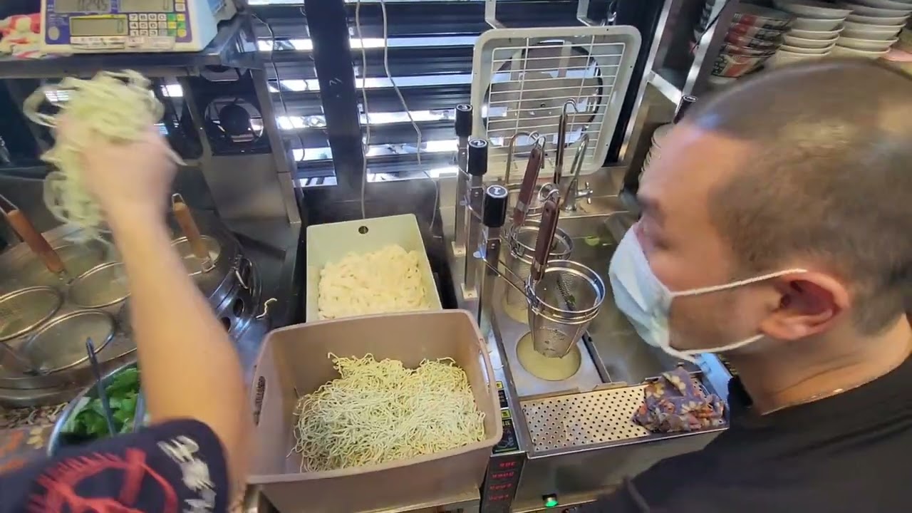 老店導入第三代自動升降煮麵機，老闆是煮麵神手PRO