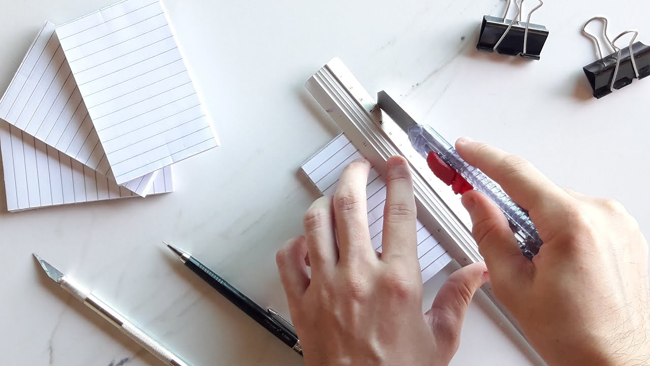 Como refilar papel com estilete sem guilhotina | Encadernação & Diy | Matheus do Vale