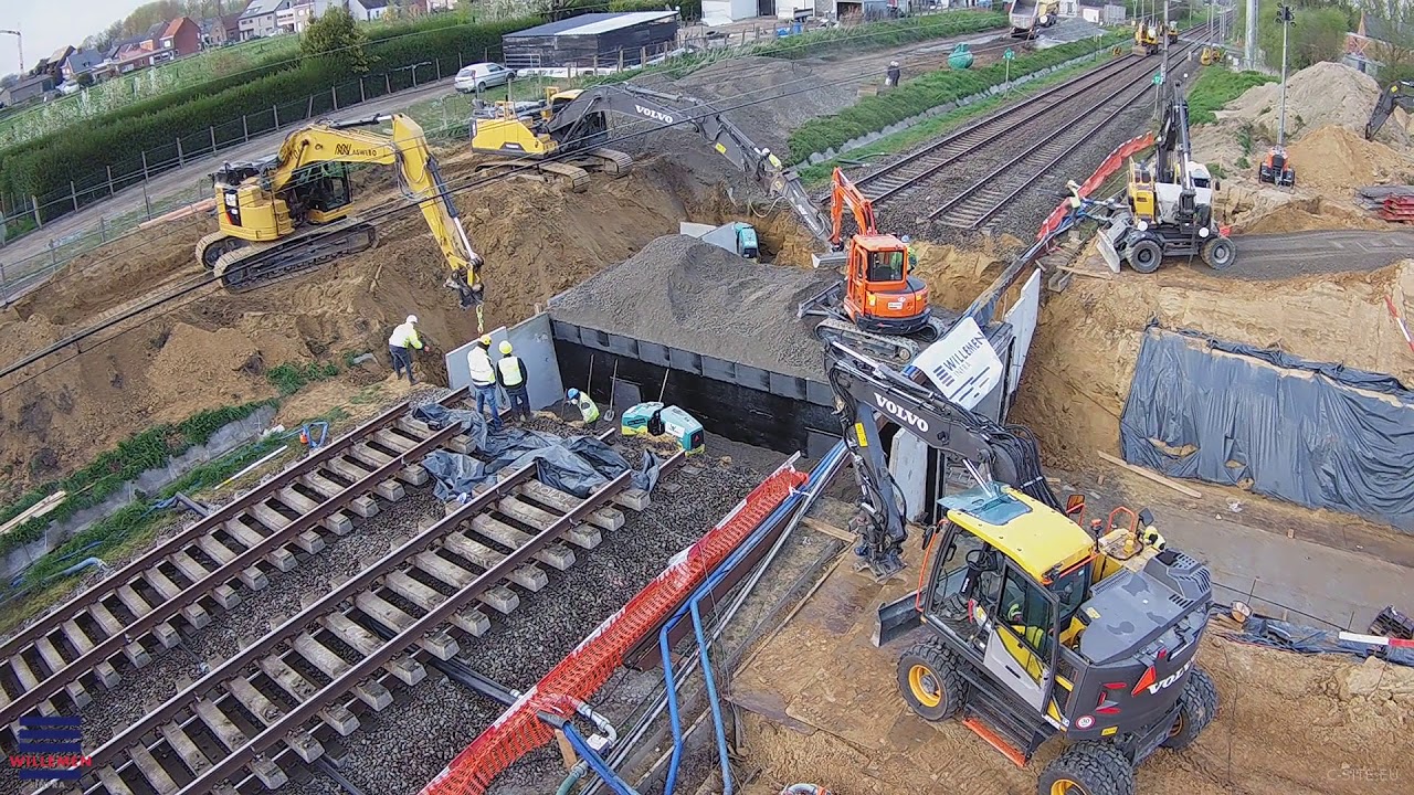 [Timelapse] Inschuiven fietstunnel Oudegem door Willemen Infra