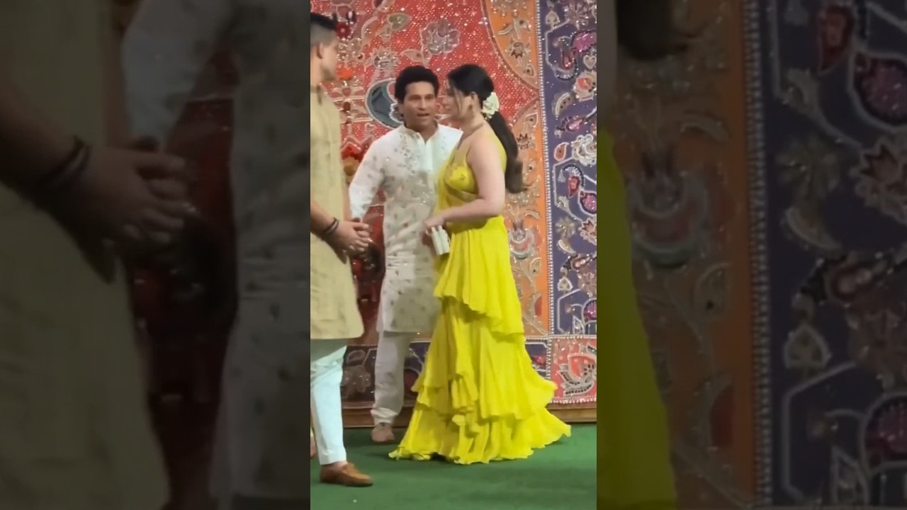 Sachin Tendulkar Along With Anjali Tendulkar And Sara Tendulkar And Arjun Tendulkar Throwback