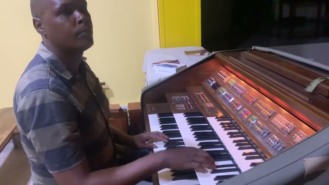 Bwana kafufuka tuimbe