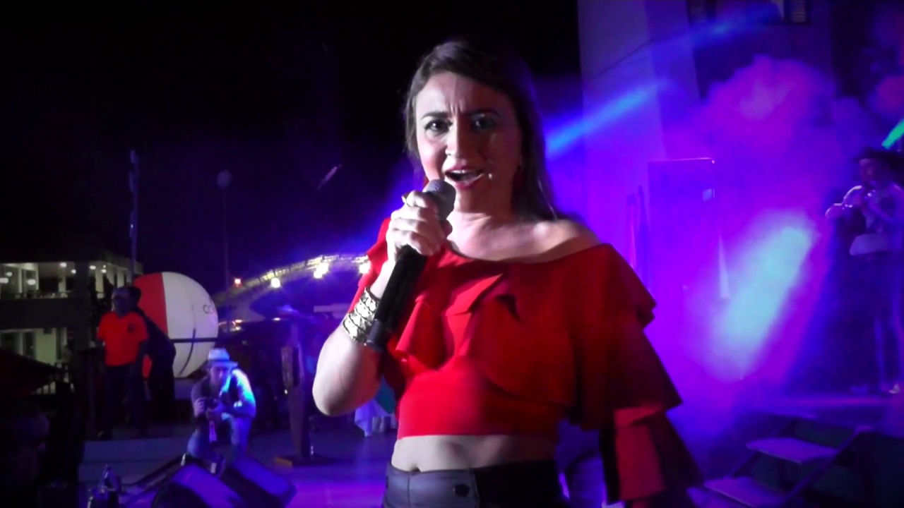 Como tu Mujer - Deisy Chavez (En Vivo)