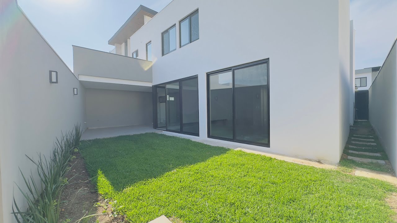 B5 CASA EN VENTA EN SANTIAGO,NL –4 recámaras (una en PLANTA BAJA),Walk in closets, Terraza, Jardín