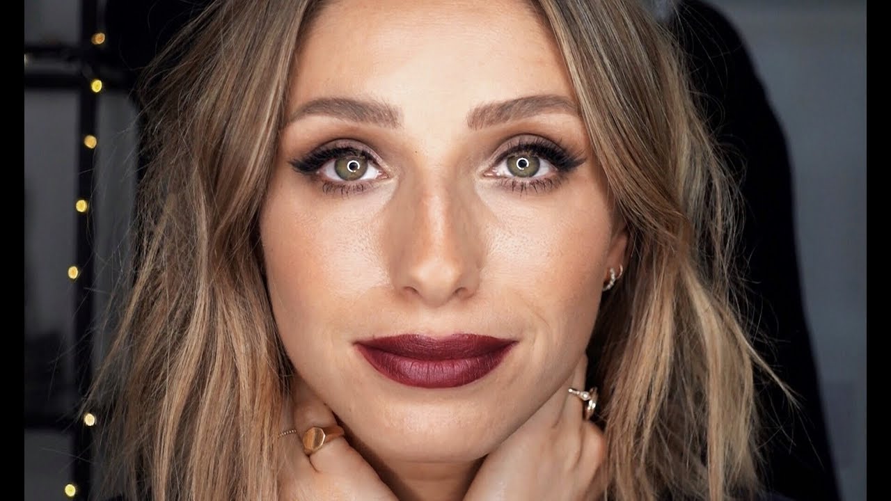 DAY TO NIGHT MAKEUP | SMOKEY EYE + RED LIP BOBBI BROWN