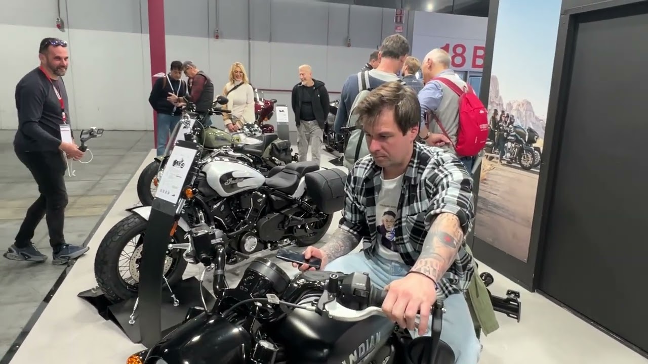 Indian Scout Bobber SpeedPlus 1250 (2026) Walkaround &ndash; EICMA 2025 Milan
