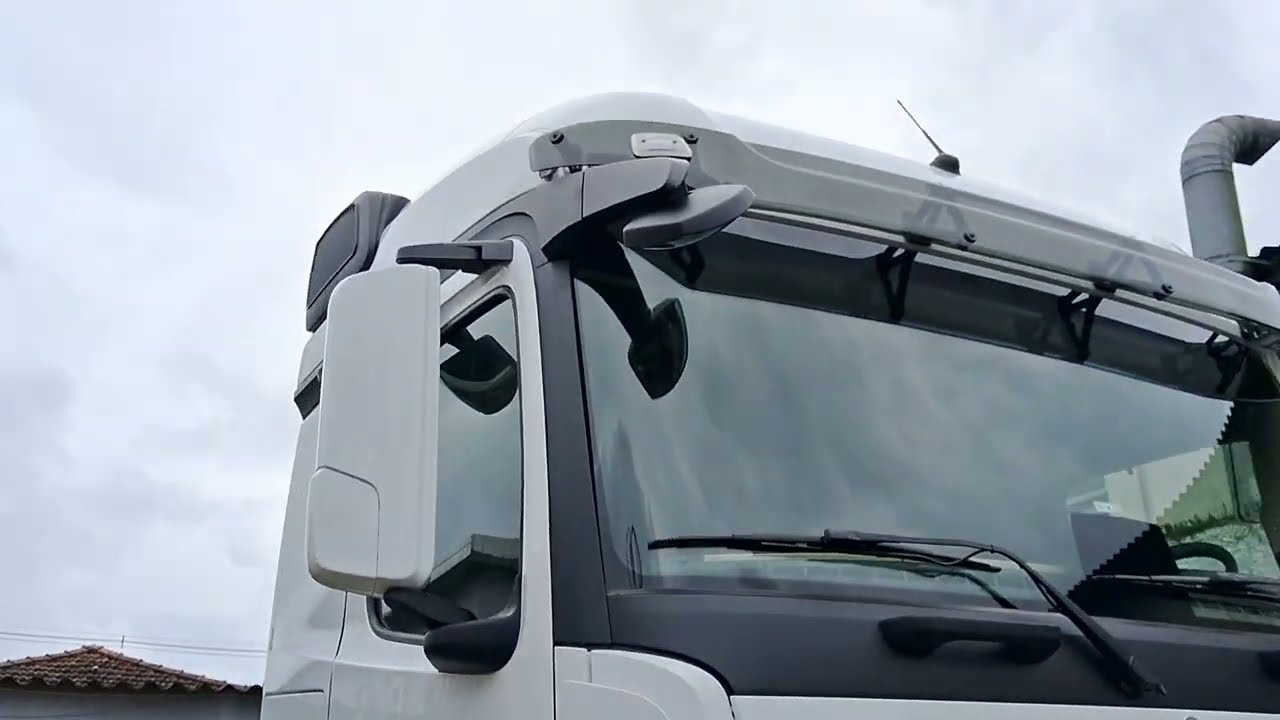 Mercedes benz newacrtros 2548
