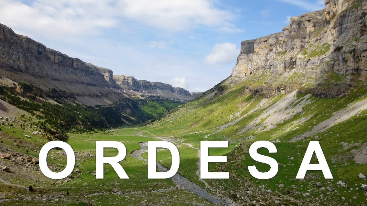 Paragliding around Ordesa National Park, Pyrenees