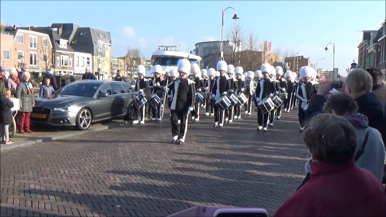 Advendo en Jong Advendo tijdens de Carnavalsoptocht in Sneek - 2019