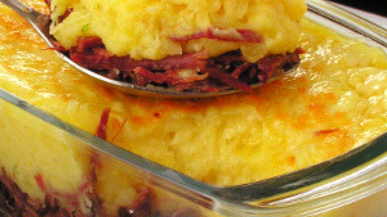 ESCONDIDINHO DE BATATA COM CARNE SECA
