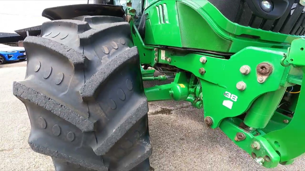 John Deere 6125R