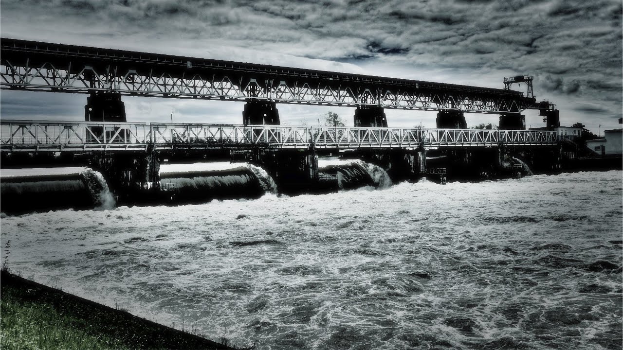 Weil am Rhein /Märkt - Stauwehr Hochwasser und Traumhaft!