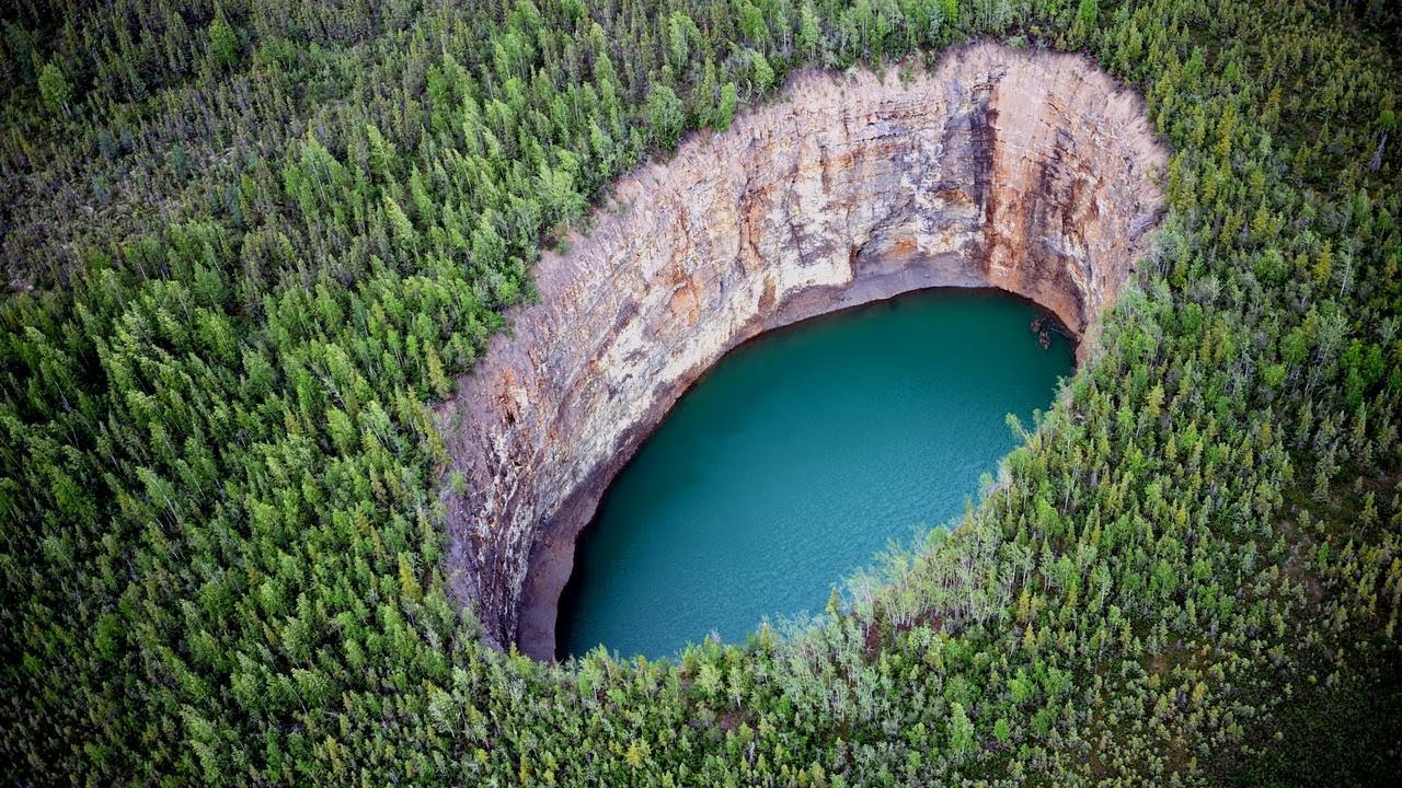 15 INCREDIBLE NATURAL LANDMARKS