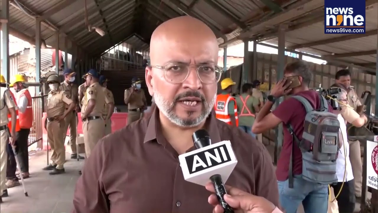 Western Railway Conducts Encroachment Removal Drive In Bandra East