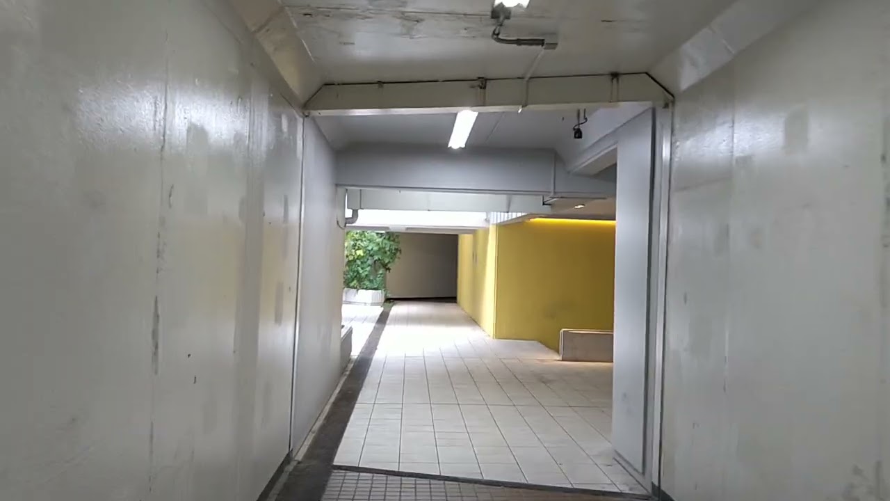 所沢　プロペ通り出口にある地下通路　Tokorozawa Walk