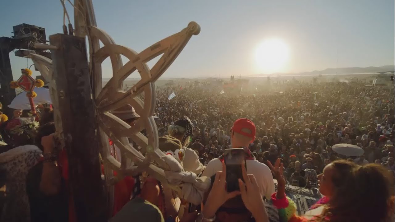 Keinemusik play live - WhoMadeWho & Rampa - UUUU (&ME Remix) @ Burning Man 2022