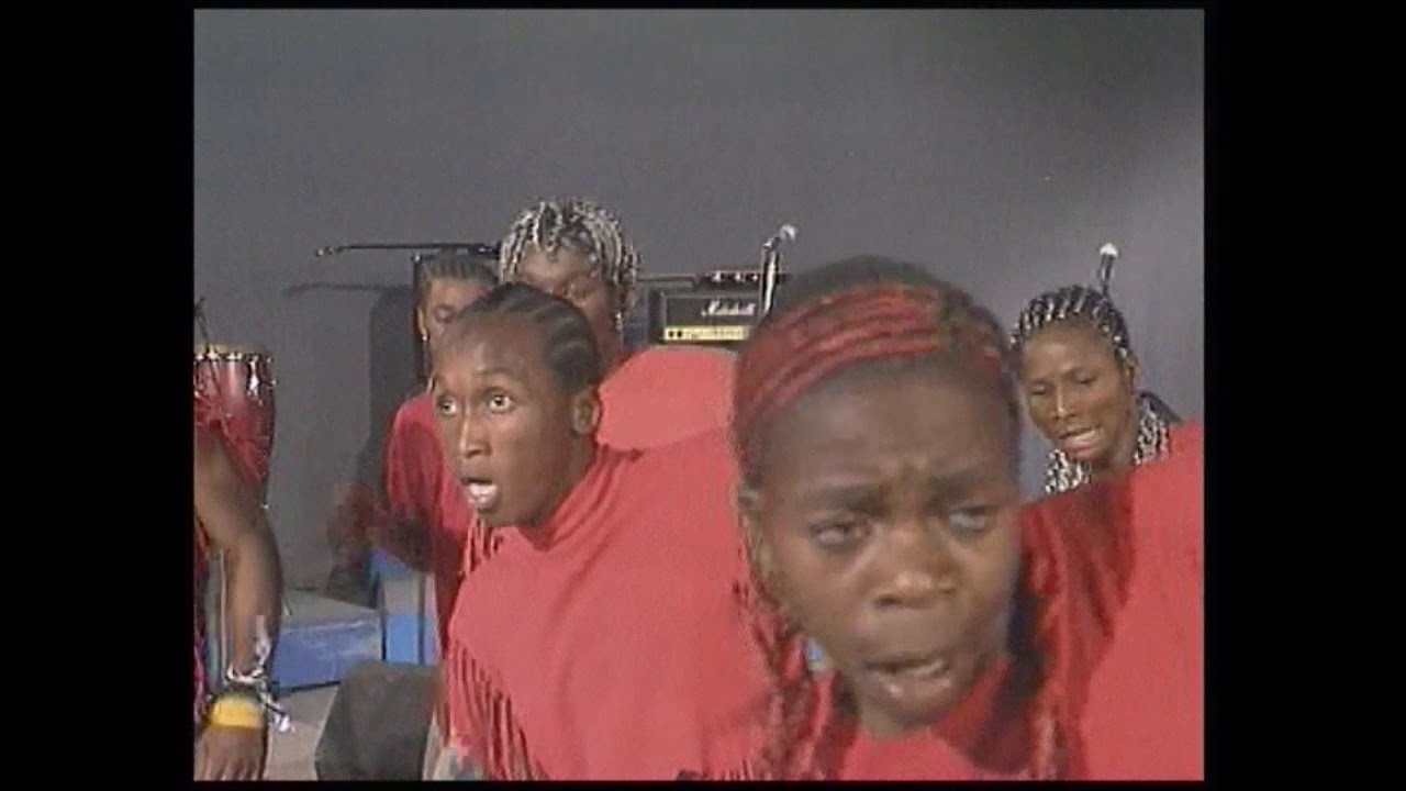 Démonstration de la danse nkila mogroso