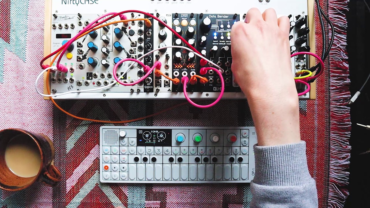 OP1 + Qu-Bit Data Bender - LOOPS + DISTORTION