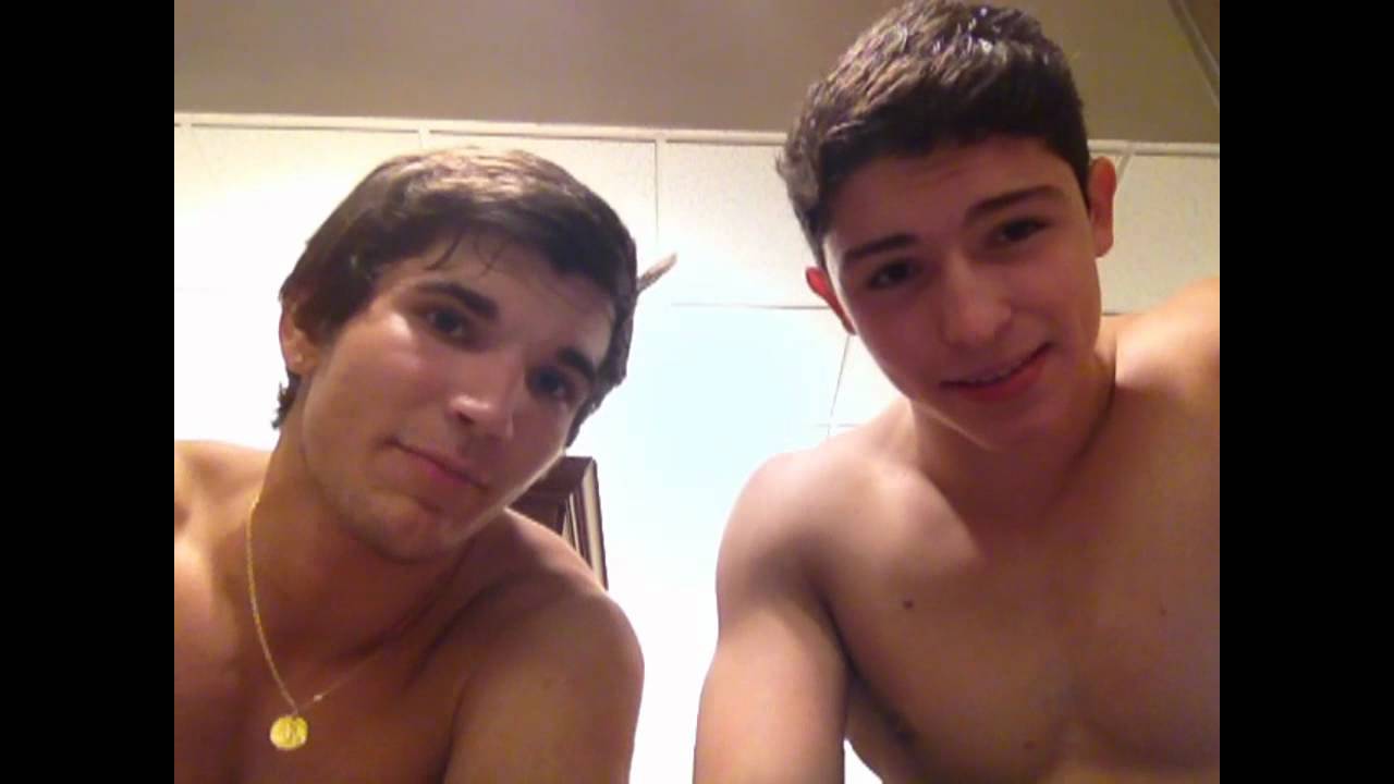 Teen bodybuilders flexing + Vlog | BBToughTV |