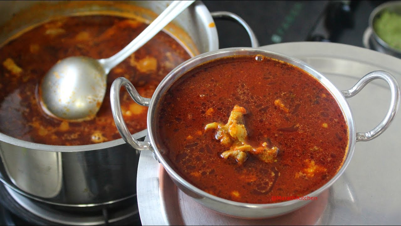 कोल्हापुरी मटण रस्सा | Kolhapuri Mutton Curry | Mutton Rassa