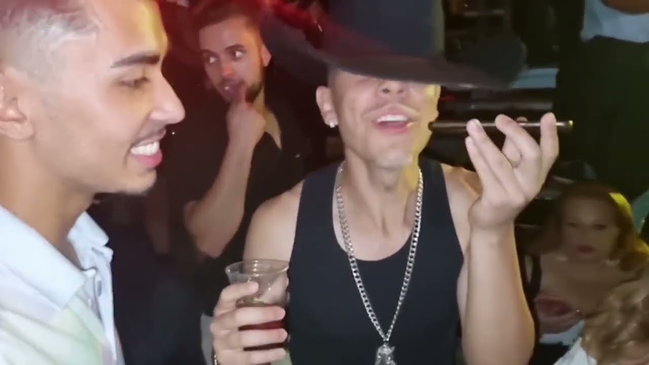 BEIJEI ELA NA FRENTE DA MÃE & McLOVIN ANTI SOFRÊNCIA