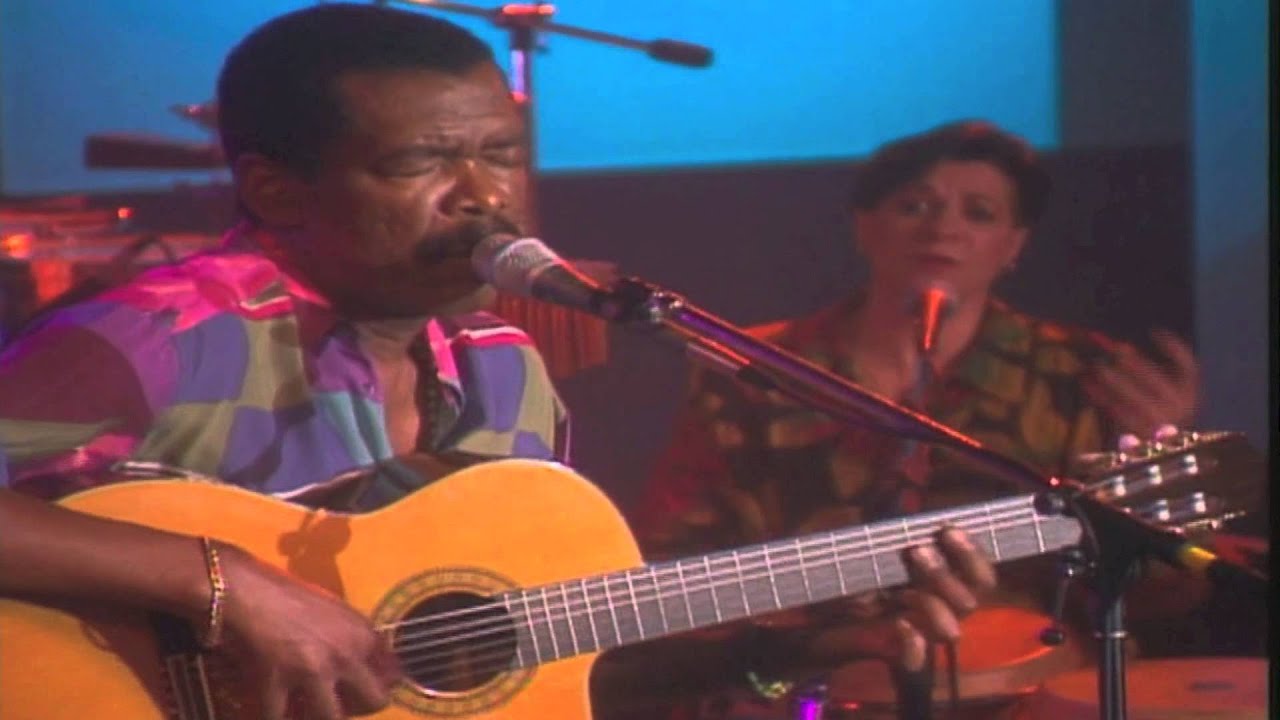 AQUI Y AJAZZ, JON LUCIEN 