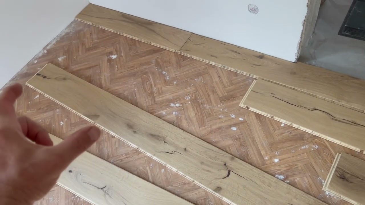 Living Room part 3: Hardwood laminate flooring
