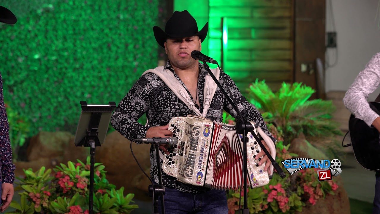 Aaron Chavez y Sus Tapados - El Dexxter (En Vivo 2022)