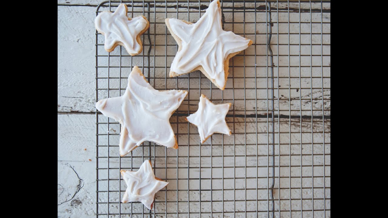 Paleo Vegan Christmas Cookies with Sweet Laurel  // Living Deliciously