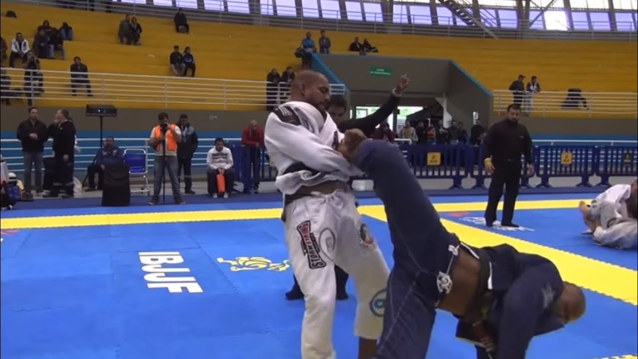 Erberth Santos | LEG LOCKS