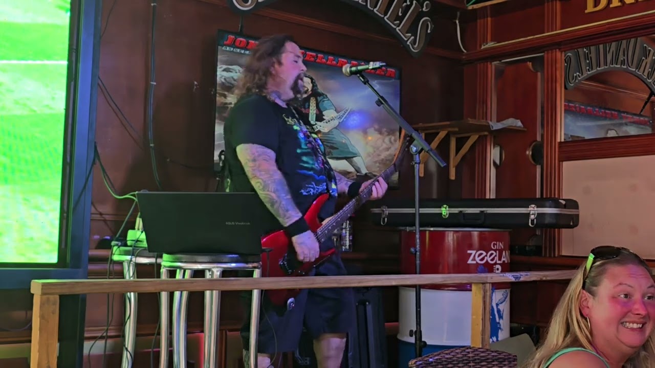 Jonny Hellraizer,   Ever Rose Has Its Thorn