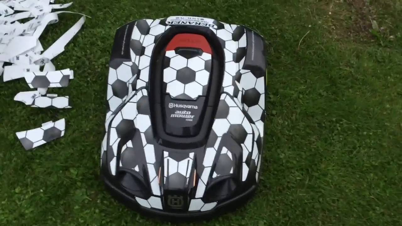 Automower ® Tester Husqvarna 2016 - Anbringung der EM Beklebung_Nr.4