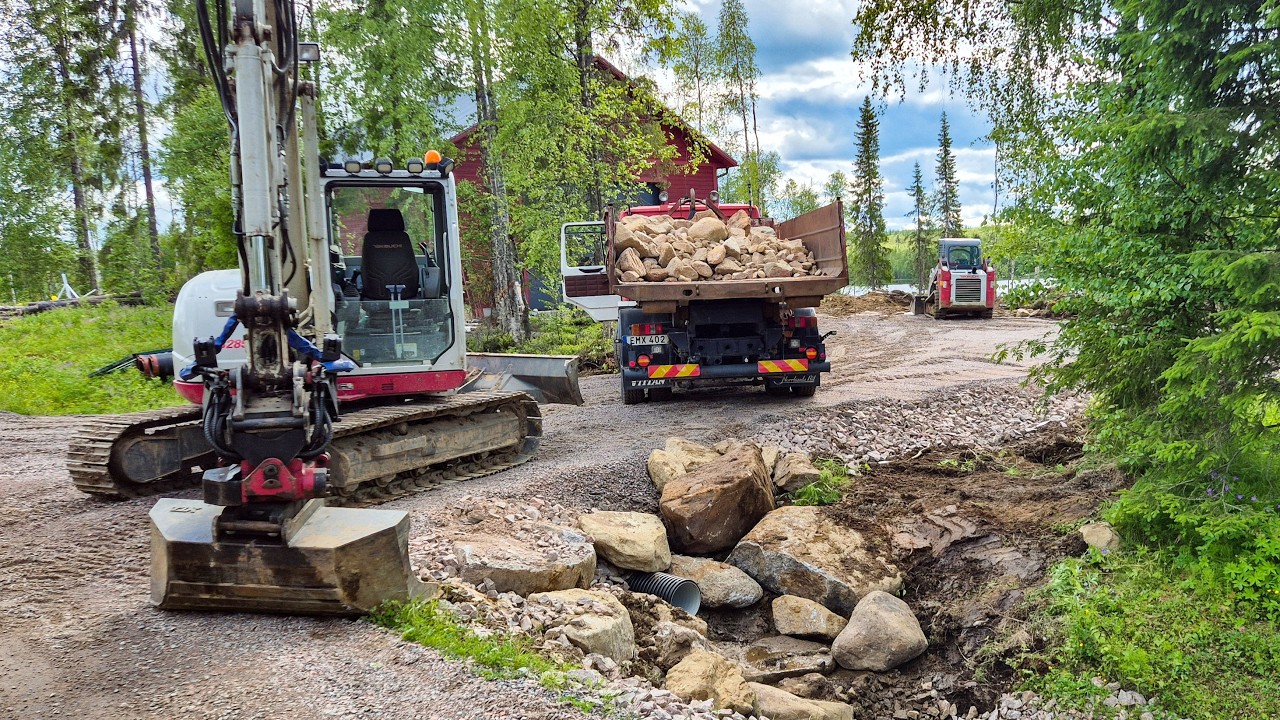 Building a Driveway Over Muddy Ground