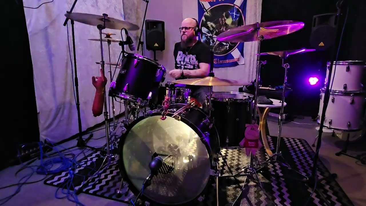 One armed drummer - Y&T -  Straight thru the heart