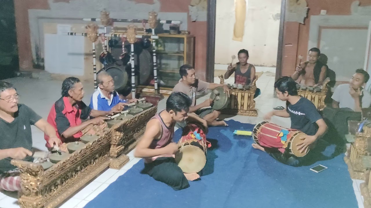 Tabuh Pat Gari Sekeha Angklung Tohjiwa