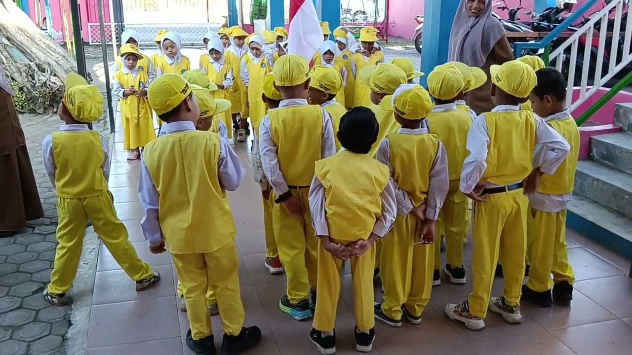 Upacara setiap Senin TK Kemala Bhayangkari 