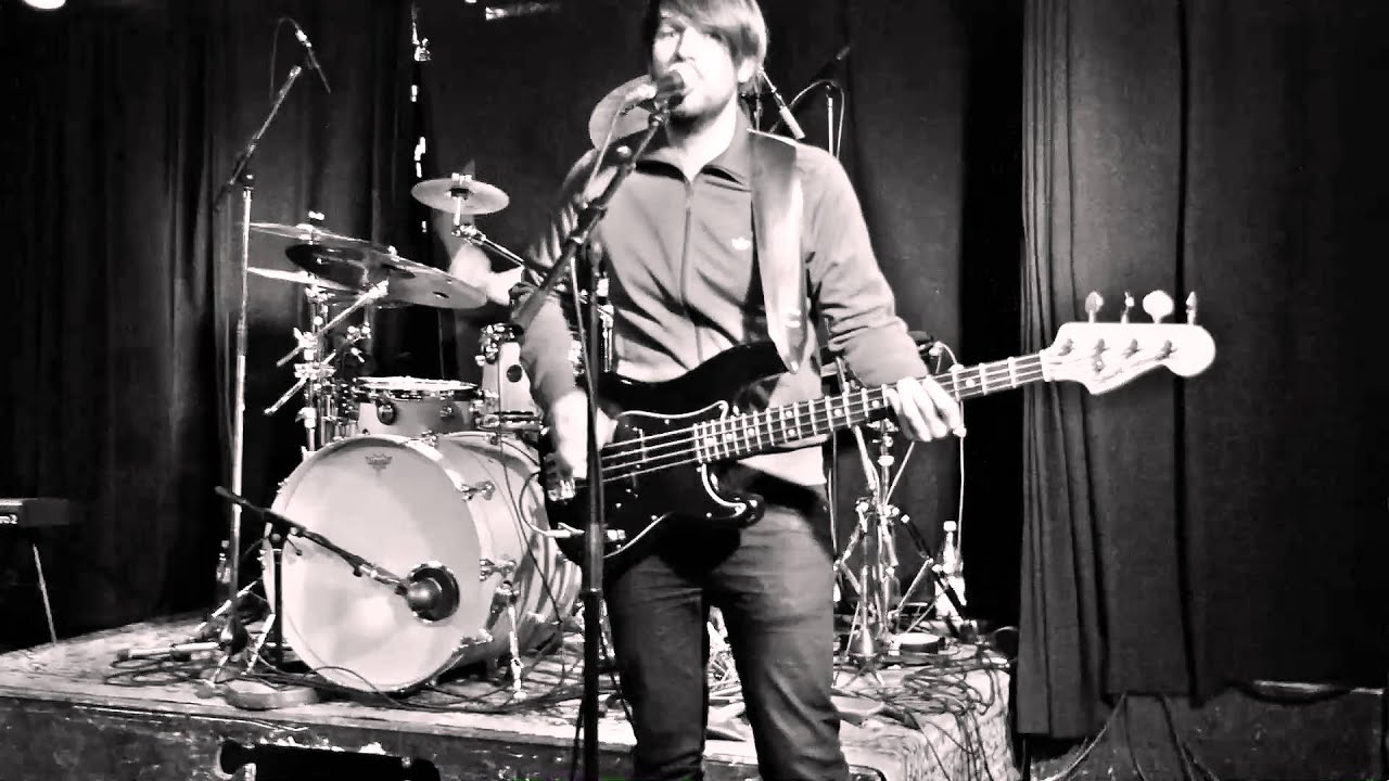 De do do do De da da da - The Police (Cover by Walker On The Moon)