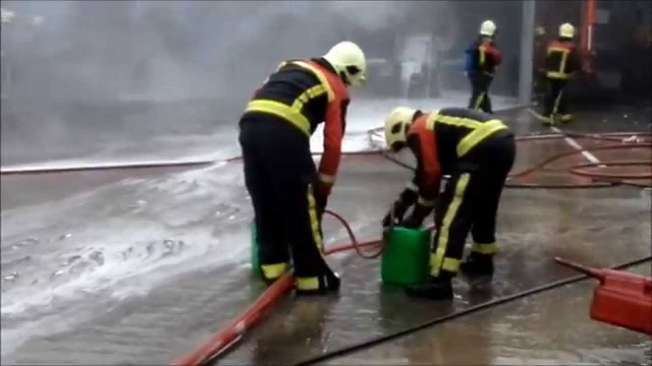 Grote brand bij Loonbedrijf Vink Dwingeloo (07-08-13)